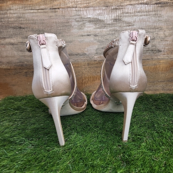New BADGLEY MISCHKA Zendaya Satin Stiletto Sandals | 8.0 - Picture 5 of 9